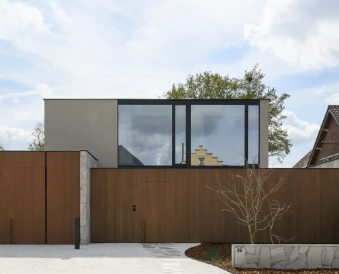 Wanden en vloeren voor prachtige woning in Destelbergen in witte Kwartsiet in Flagstones